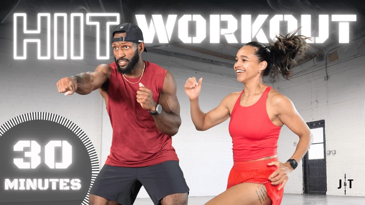 30 minuti di HIIT, cardio e pliometria total body: tutto in piedi